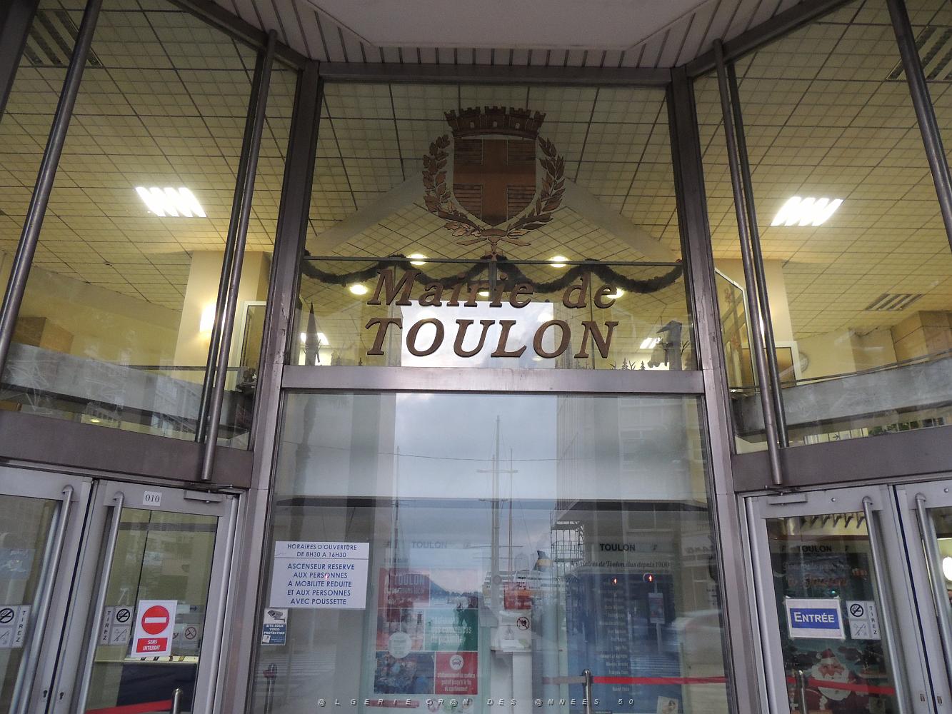 27 Toulon Entree de la Mairie.JPG -           